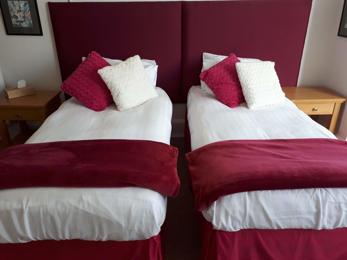 แคนาดาเกสท์เฮาส์ Bed & Breakfast เอดินบะระ ภายนอก รูปภาพ