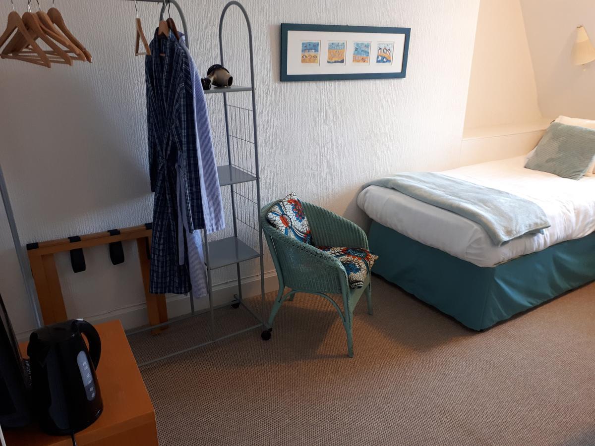 แคนาดาเกสท์เฮาส์ Bed & Breakfast เอดินบะระ ภายนอก รูปภาพ