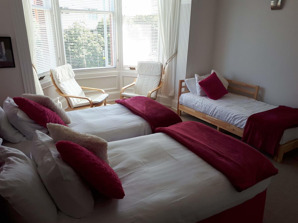 แคนาดาเกสท์เฮาส์ Bed & Breakfast เอดินบะระ ภายนอก รูปภาพ